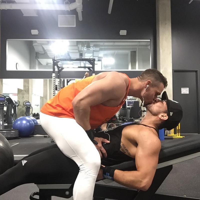 Looking For Form-Fitting Workout Bottoms Guys: Why Tight Gym Pants Are Key For Men