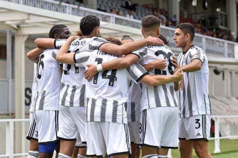 Looking for Juventus Gear in the USA. Find Out How to Get Official Juve Apparel Here