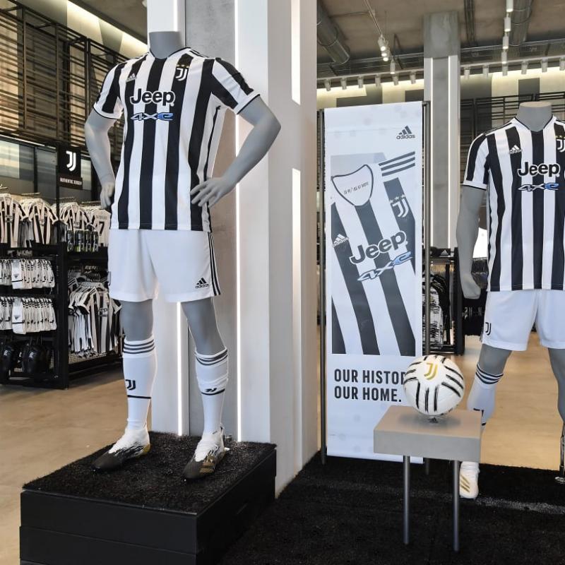 Looking for Juventus Gear in the USA. Find Out How to Get Official Juve Apparel Here