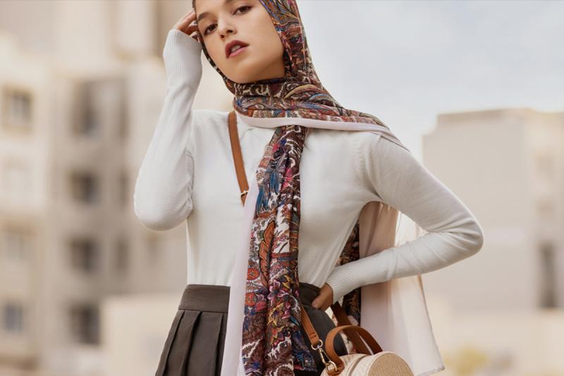 Looking For Luxury Italian Scarves Online. Here