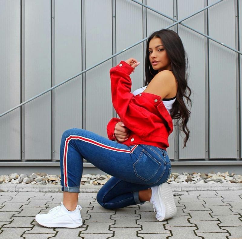 Looking for Mandee Near Me: 15 Ways to Save on Trendy Fashions