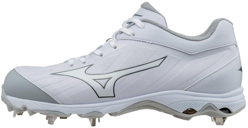 Looking for Metal Softball Cleats This Year. : Discover the Best Mizuno 9 Spike Options