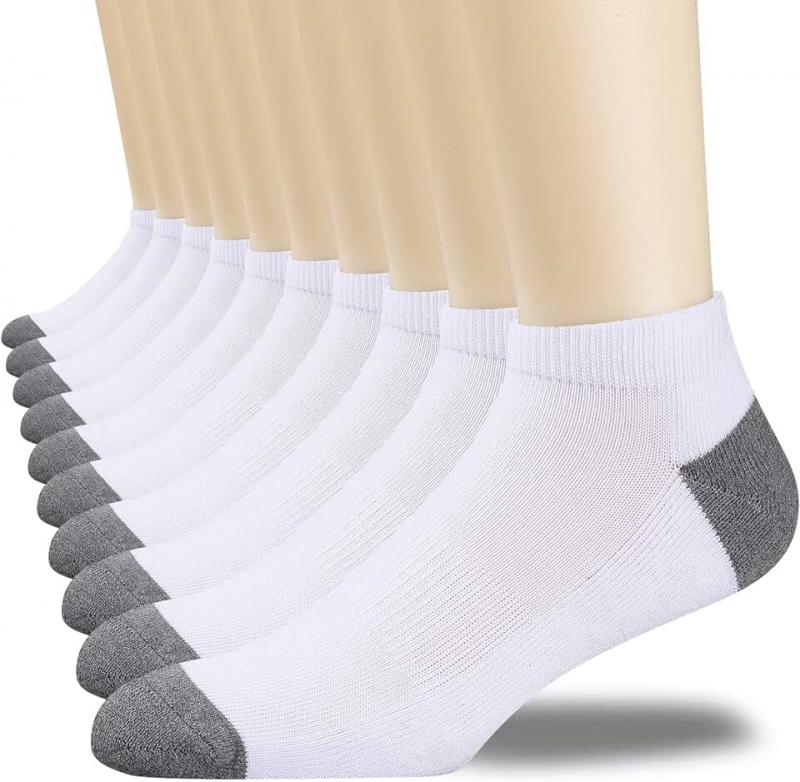 Looking for New Athletic Socks This Year. 15 Features of Under Armour