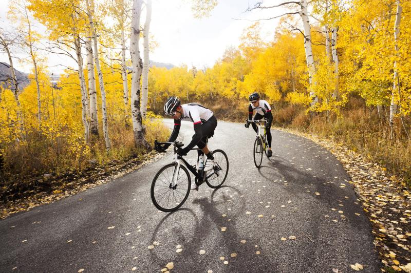 Looking for New Cycling Shoes This Year. Discover the Best White Options for Road and MTB
