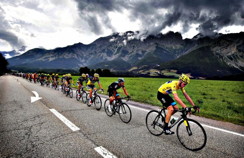 Looking for New Cycling Shoes This Year. Discover the Best White Options for Road and MTB