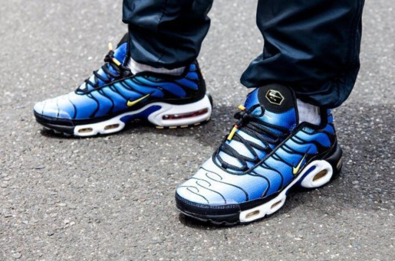 Looking for New Kicks this Season. Discover 15 Trendsetting Nike Air Max 90 Styles Women Can