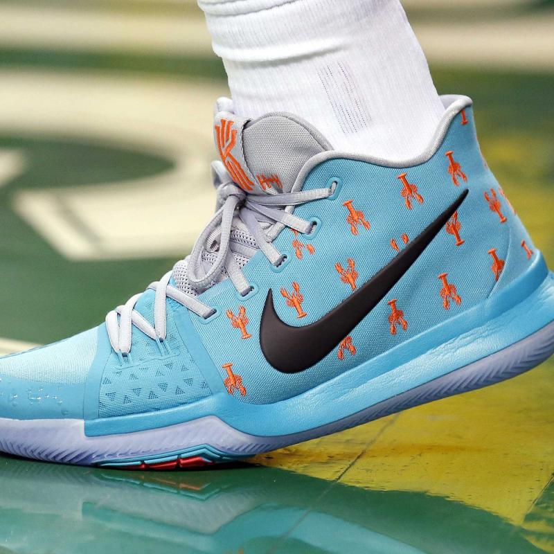 Looking for New Sneakers This Year. Discover the Best Women