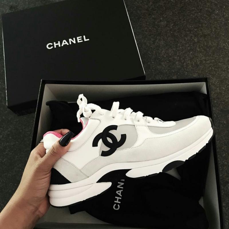 Looking for New Sneakers This Year. Discover the Best Women
