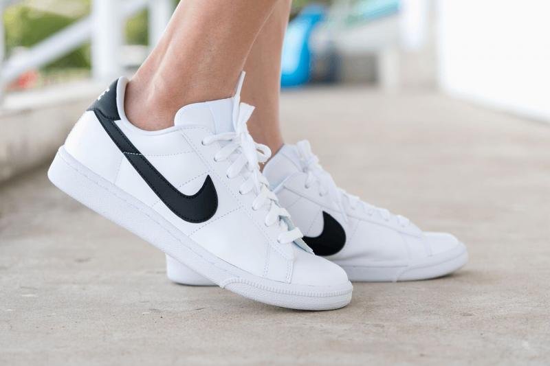 Looking for New Sneakers This Year. Discover the Best Women