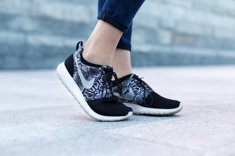 Looking for New Sneakers This Year. Discover the Best Women