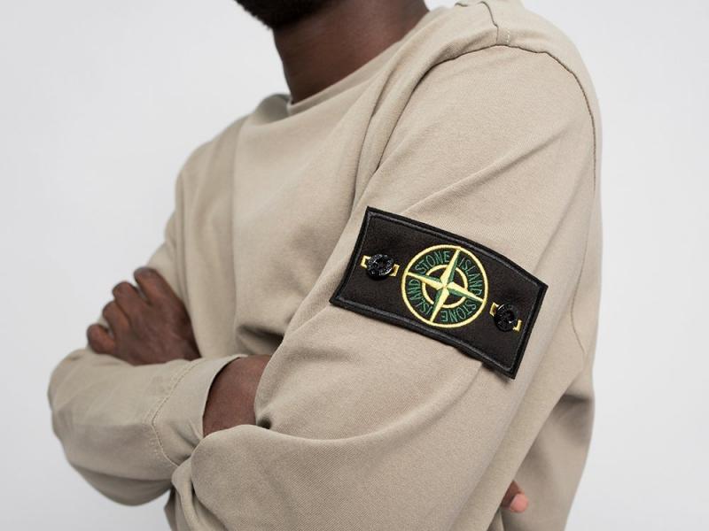 Looking for Nike Crewnecks Near You. Explore 15 Must-Have Styles