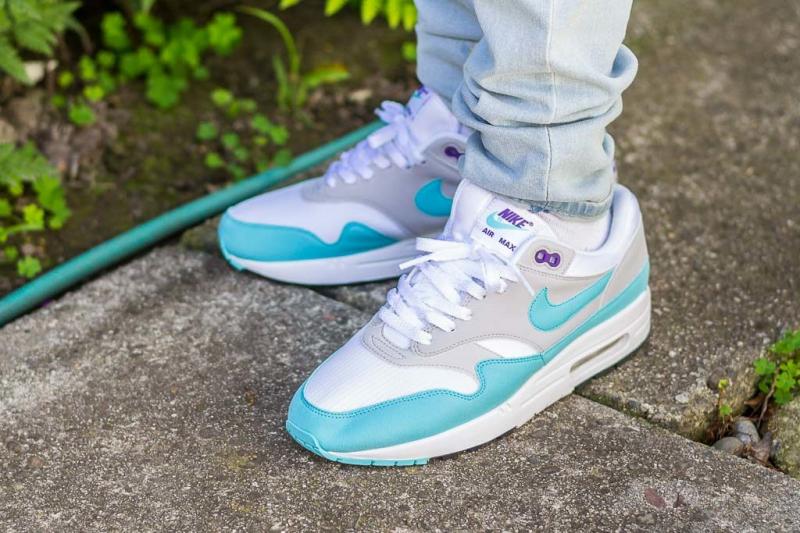 Looking for Nike