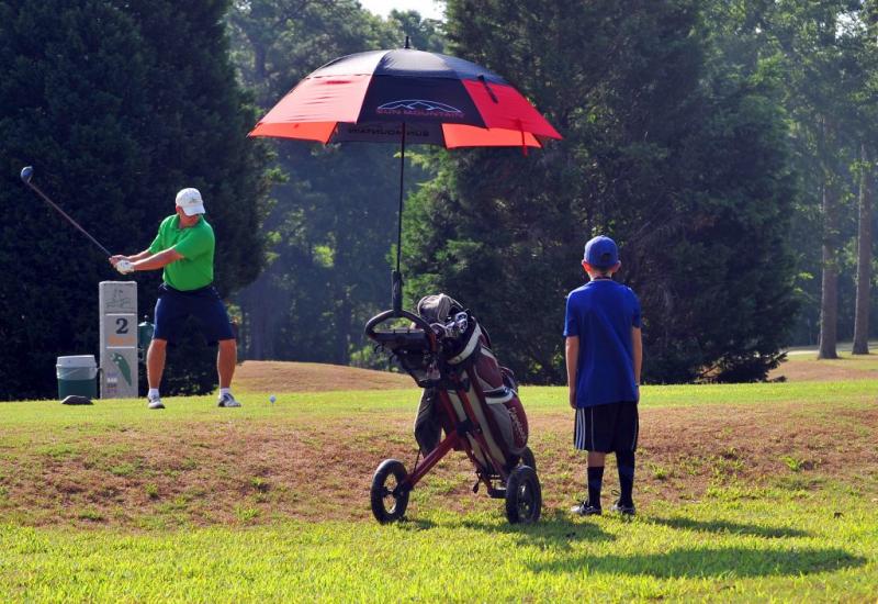 Looking for Rain Protection on the Course: Discover the Benefits of Using a 68 Inch Golf Umbrella