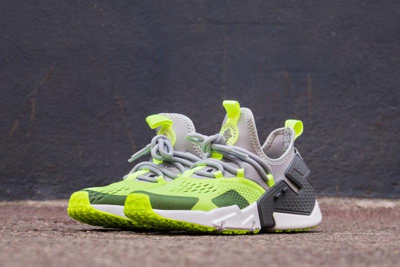 Looking for Something New: Discover 15 Features of Nike Huarache Low You