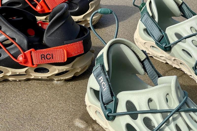 Looking for Stylish Yet Sturdy Hiking Shoes. The Merrell Antora 2 Moonbeam Is Perfect
