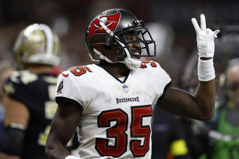 Looking for Tampa Bay Buccaneers Jerseys: The 15 Best Choices Bucs Fans Will Love