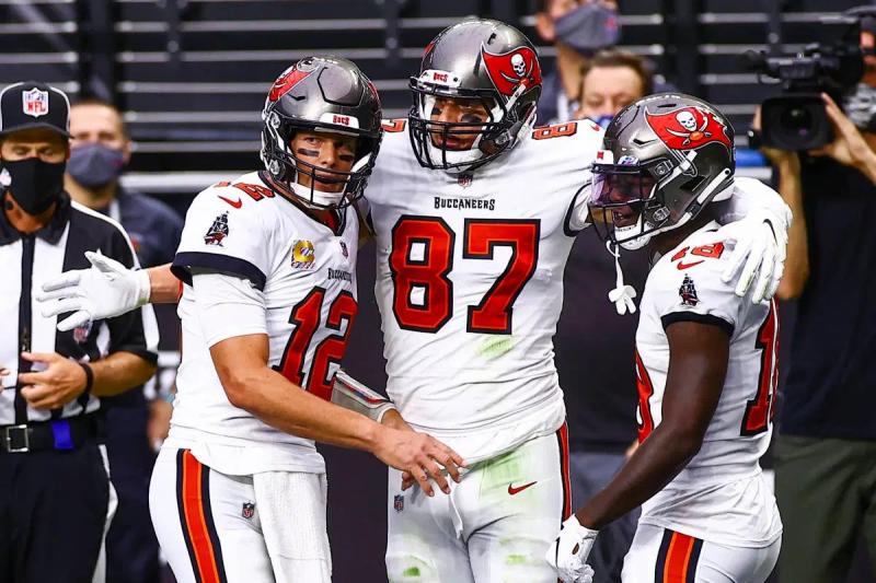 Looking for Tampa Bay Buccaneers Jerseys: The 15 Best Choices Bucs Fans Will Love