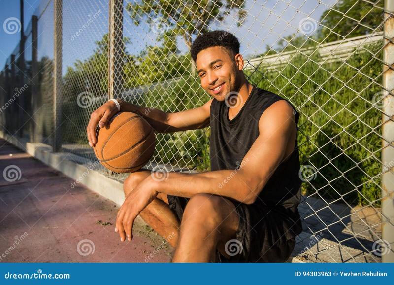 Looking for The Best Basketball Leggings for Men. Find Out Here