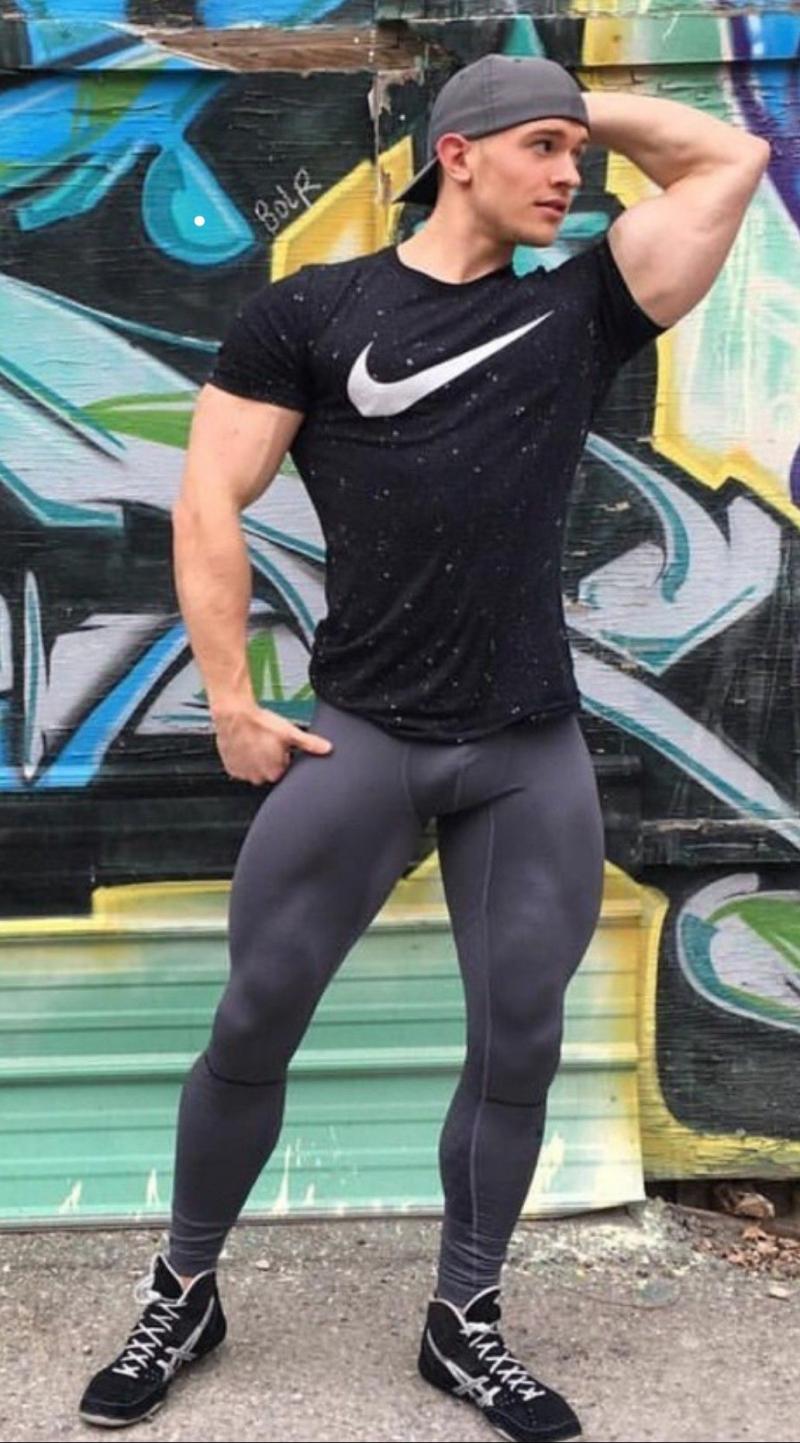 Looking for The Best Basketball Leggings for Men. Find Out Here