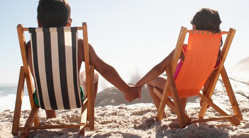 Looking for the Best Beach Chair this Summer. Discover the Hurley Deluxe Backpack Chair