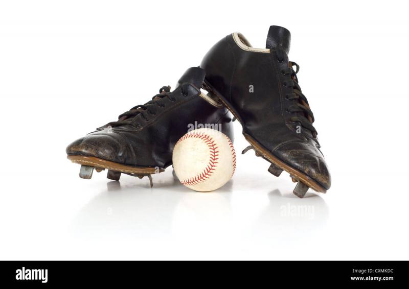 Looking for The Best Black Cleats for Men. Find Out in This 2023 Guide