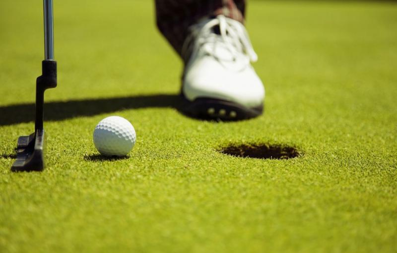 Looking for the Best Black Golf Shoes This Year
