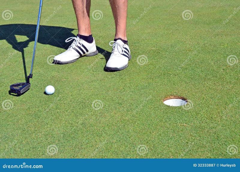 Looking for the Best Black Golf Shoes This Year