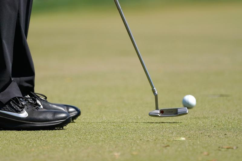 Looking for the Best Black Golf Shoes This Year