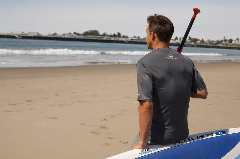 Looking for the Best Blue Rash Guard for Surfing: How to Choose the Perfect Swim Shirt for Your Next Adventure
