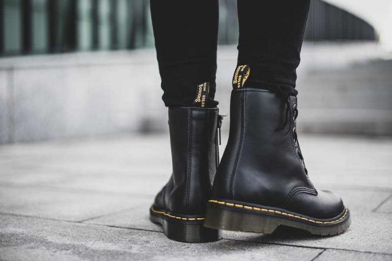 Looking For The Best Fur Lined Chelsea Boots in 2023. Try These Trendy Doc Martens Models