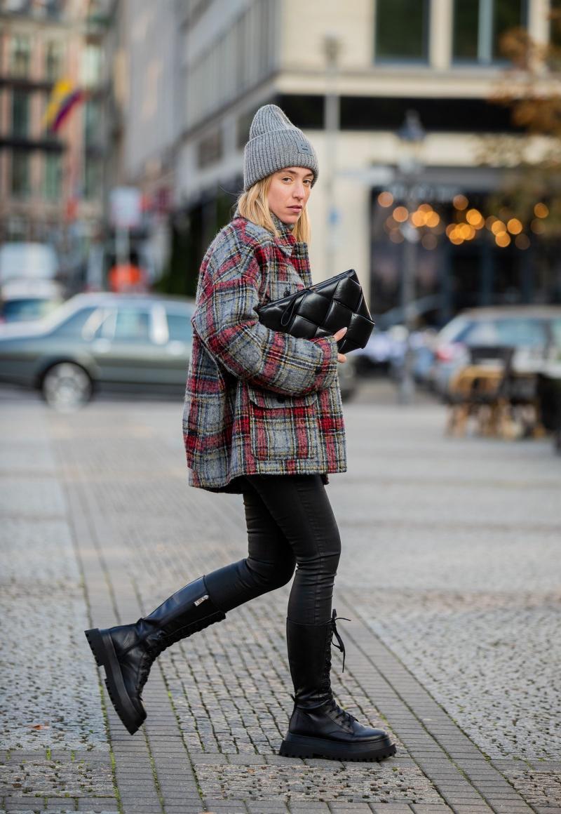 Looking For The Best Fur Lined Chelsea Boots in 2023. Try These Trendy Doc Martens Models