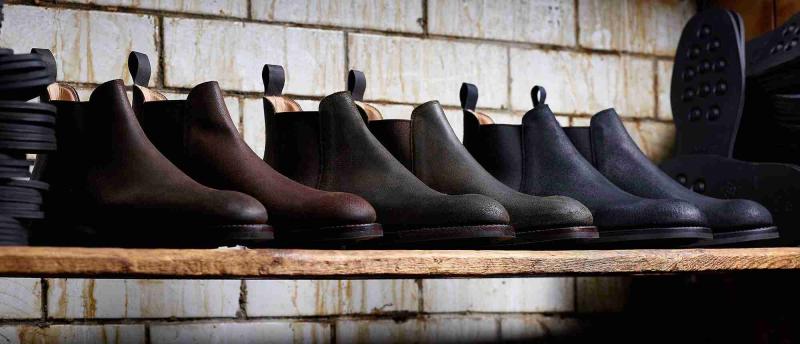 Looking For The Best Fur Lined Chelsea Boots in 2023. Try These Trendy Doc Martens Models