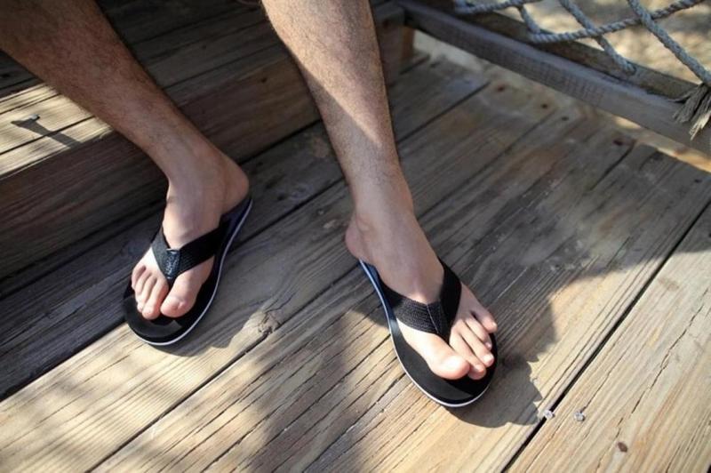 Looking For The Best Golf Sandals This Year. Discover The Top FootJoy Flip Flops For Men