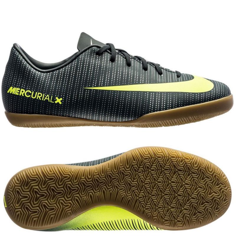 Looking For The Best Indoor Cleats This Year. Get The 15 Most Popular Nike Indoor Soccer Shoes Now