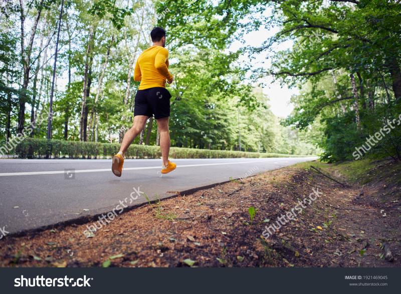 Looking For The Best Jogging Tops. Try These Tight Running Shirts Instead