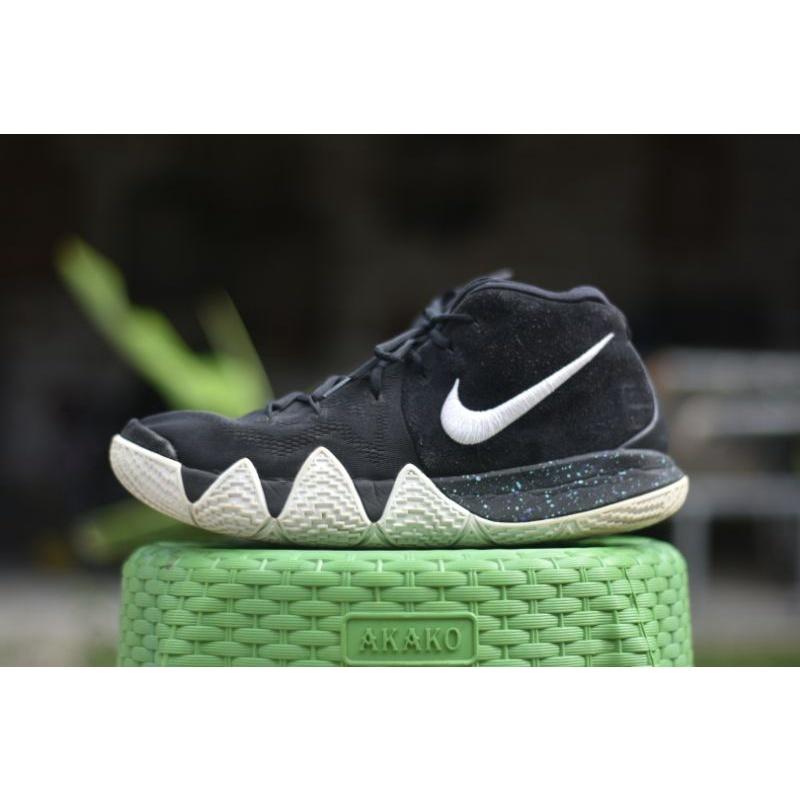 Looking for the Best Kyrie 4 Low White Sneaker: This Review Has You Covered