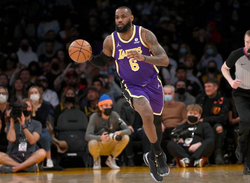 Looking For The Best Lebron James Gear This Year: A Guide To Finding The King