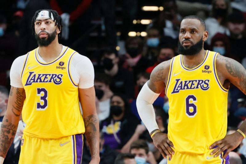 Looking For The Best Lebron James Gear This Year: A Guide To Finding The King