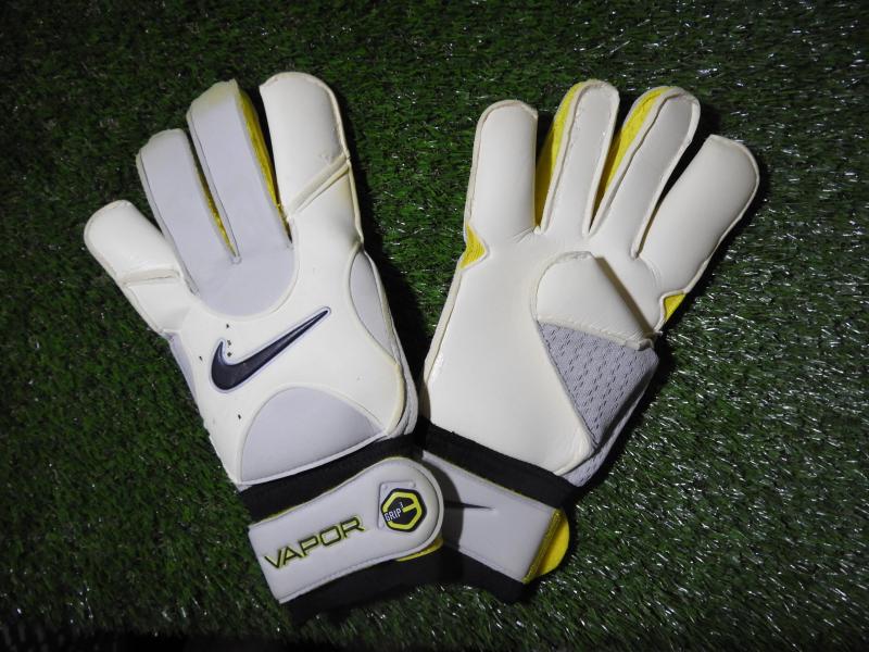 Looking for the Best Maverik Goalie Gloves. Check Out These 15 Must-Have Features