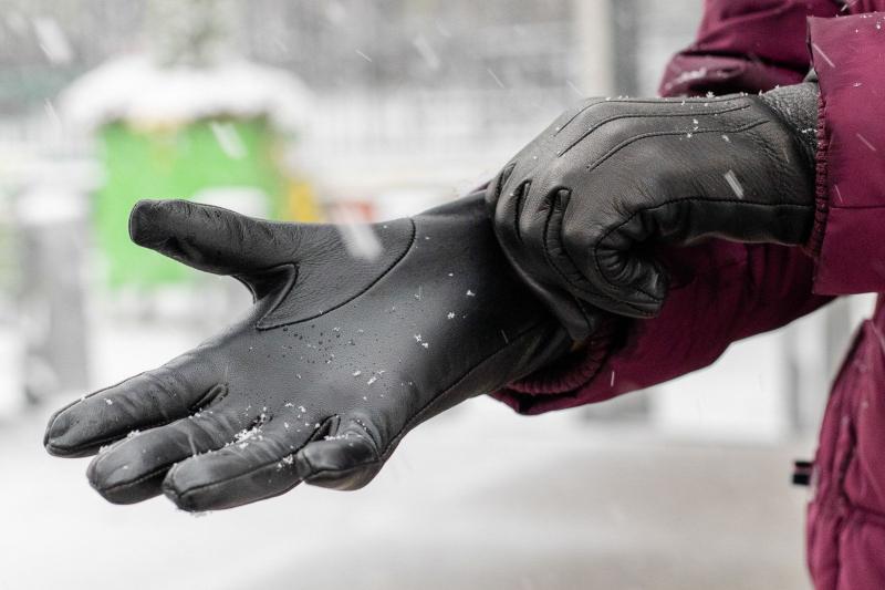 Looking for the Best Mens Winter Gloves: 15 Tips for Finding Quality, Warm Gloves