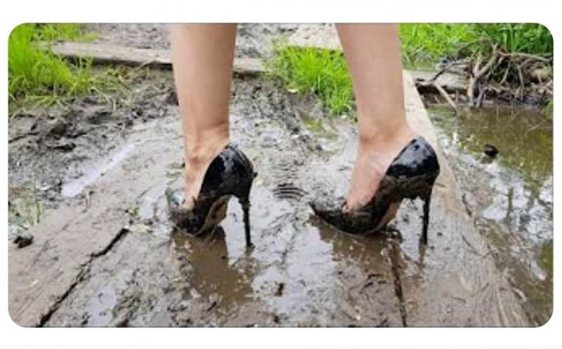 Looking for The Best Mudding Boots & Waders. : Discover Our Top 15 Tips For Staying Dry and Stylish This Season