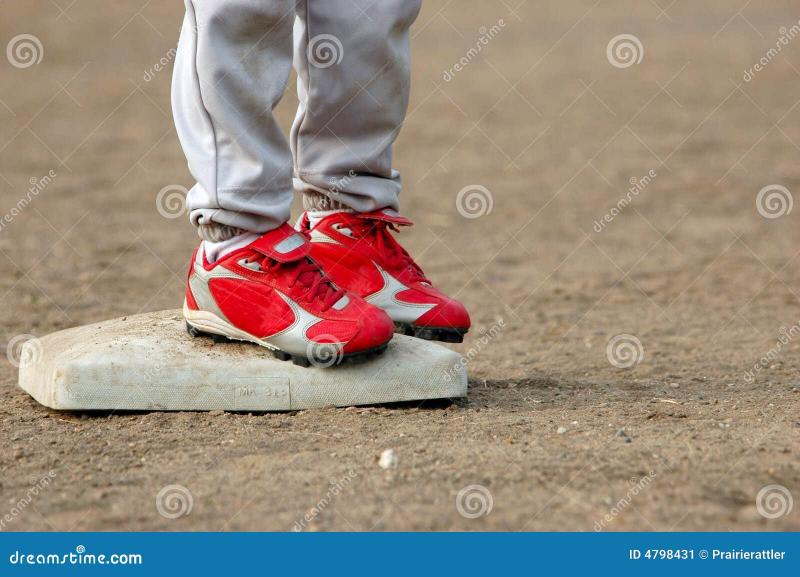 Looking For The Best New Balance Youth Cleats in 2023. Find Out Here