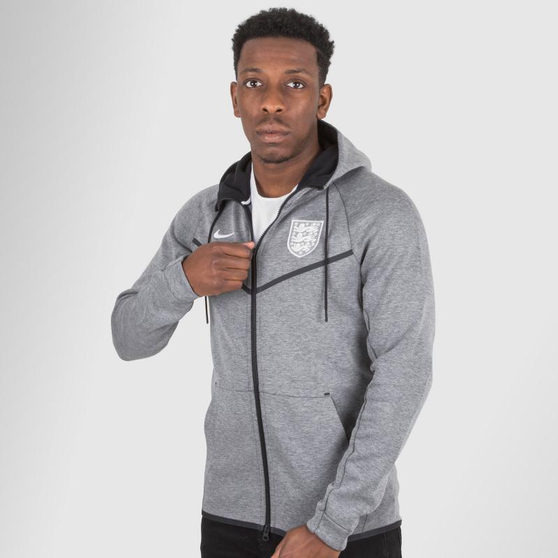 Looking for The Best Nike Fleece Pants: Consider These Key Features