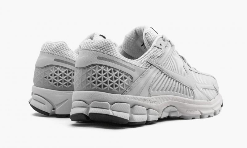Looking for the Best Nike Vomero Running Shoe in 2023: 10 Features That Make the Vomero 16 a Top Choice