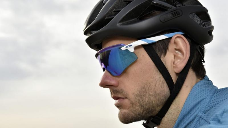 Looking for the Best Oakley Helmet and Goggles Combo. Here