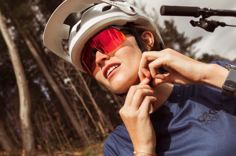 Looking for the Best Oakley Helmet and Goggles Combo. Here