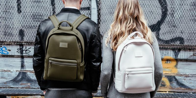 Looking for The Best Pink Backpack. How To Choose Between Black and Pink Backpacks