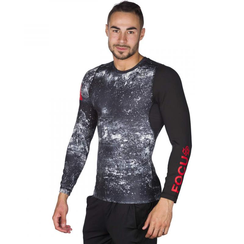 Looking For The Best Rashguard: 15 Must-Know Tips For Finding The Perfect Rash Guard