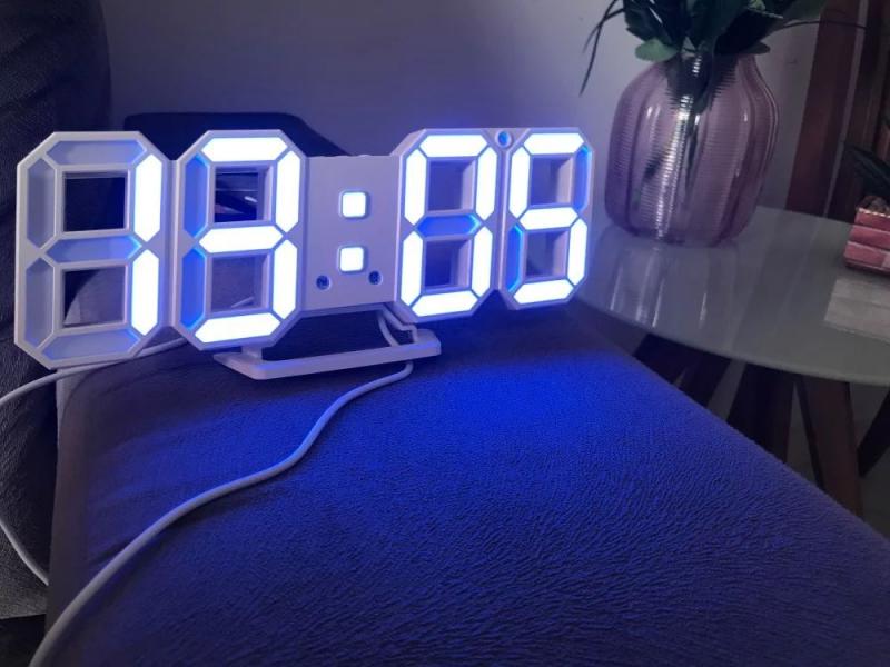 Looking for the Best Red LED Clock: 15 Features to Make Your Mornings Easier