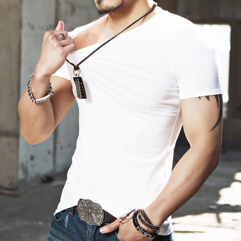 Looking For The Best Under Armour V Neck T-Shirts For Men in 2023: 15 Must-Have Styles That Deliver Comfort and Performance